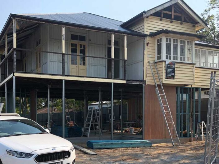 Coastal Modern Builders - Queenslander house relocation and renovation - Gold Coast
